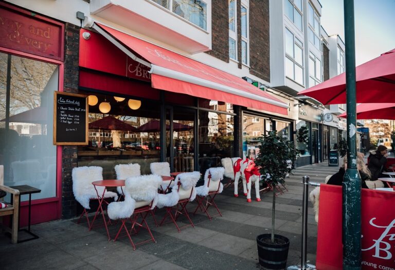 cafe seating outside